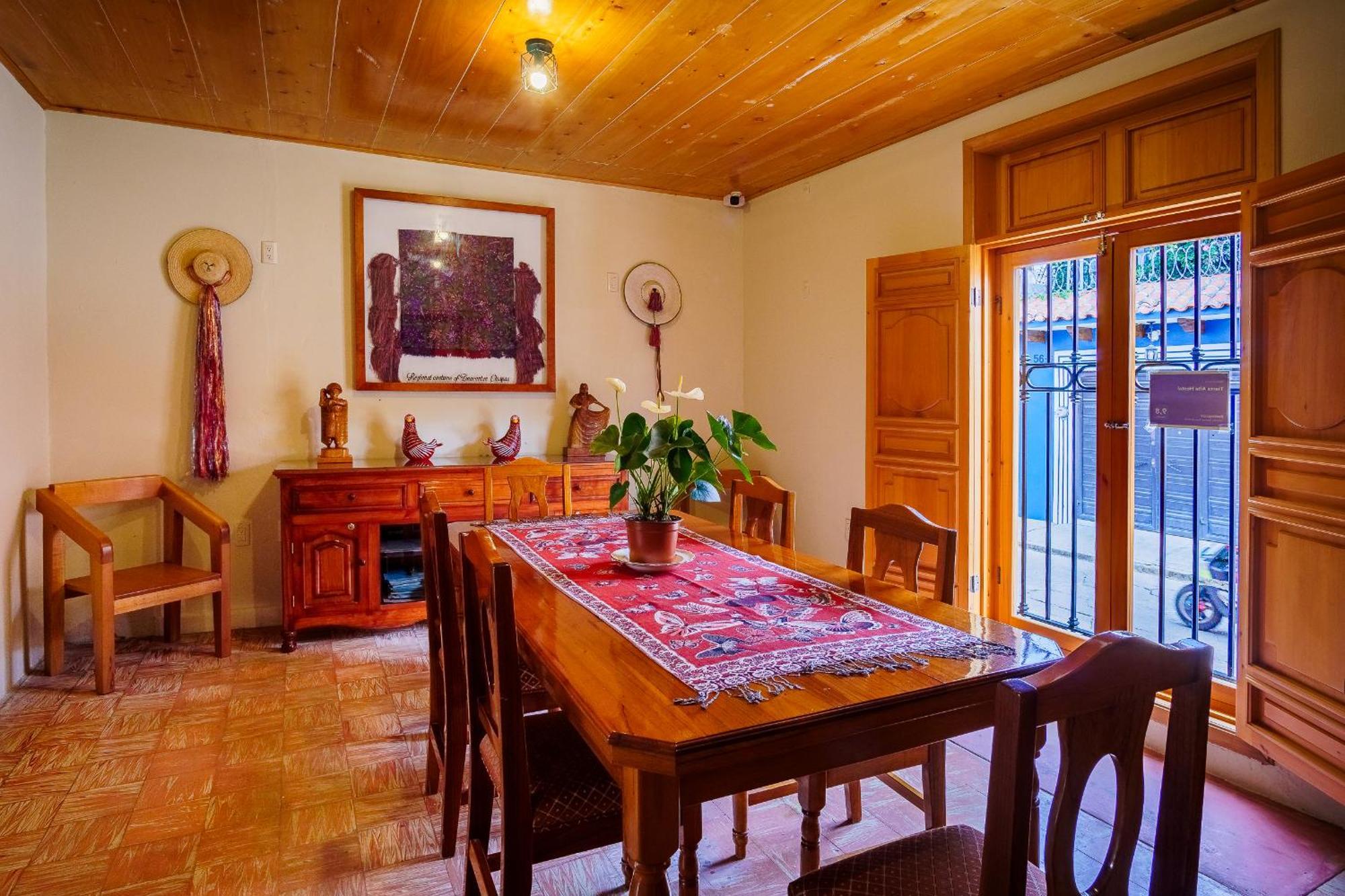 Tierra Alta Hostal San Cristóbal de Las Casas Εξωτερικό φωτογραφία